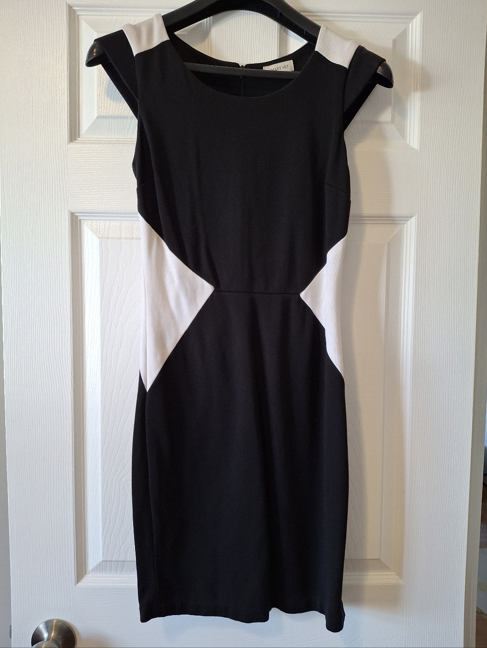 Smart Set Black and White Colorblock Midi Dress in X-Small